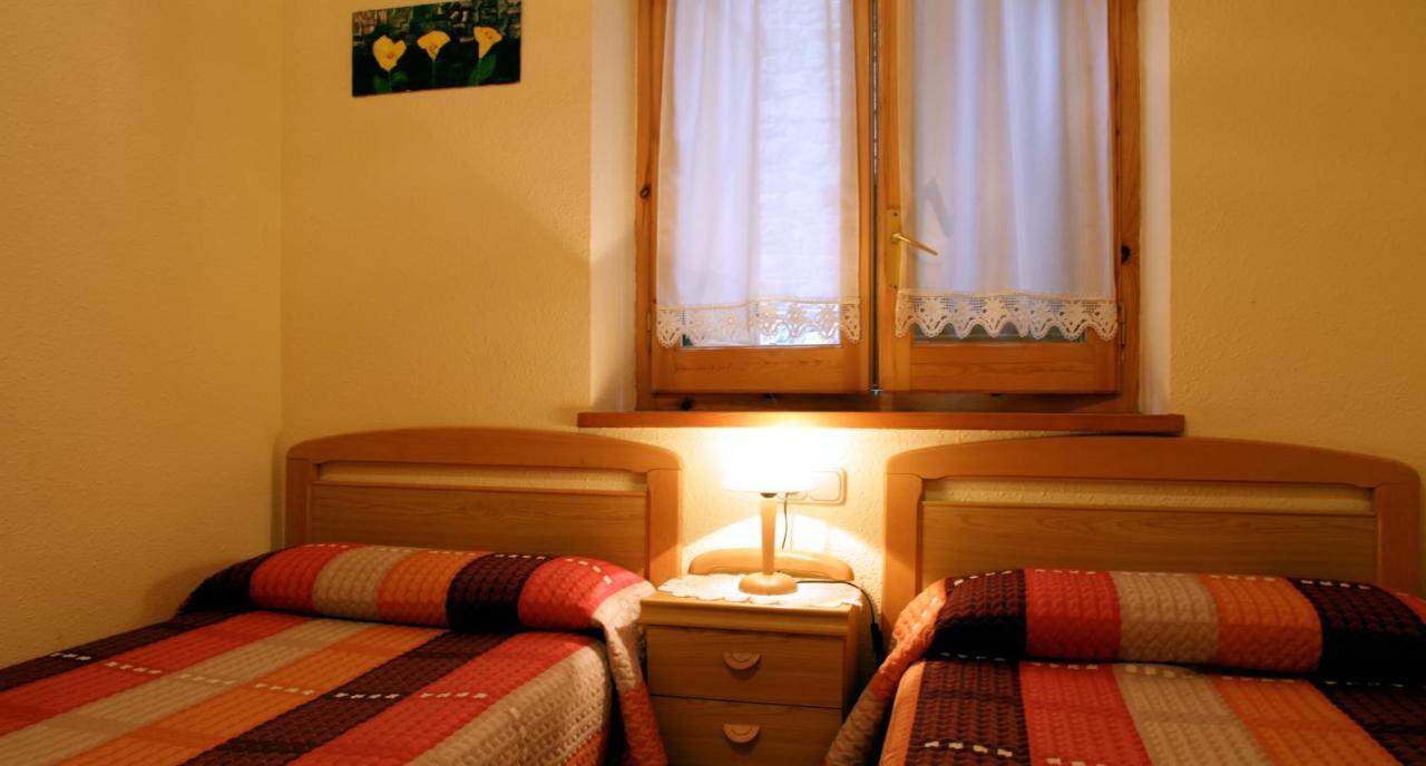 Apartaments La Llucana Barruera Szoba fotó